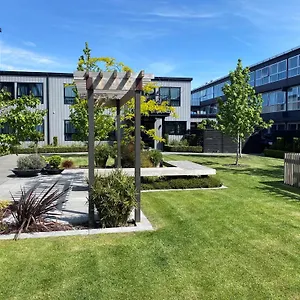 Southwark & 4*, Christchurch New Zealand